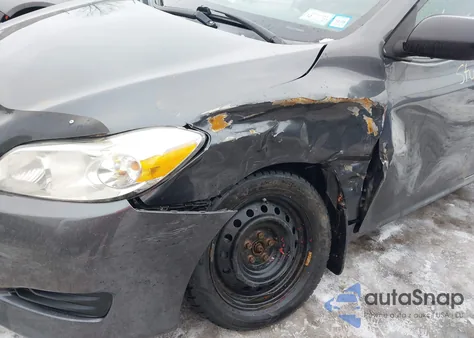 2010 Toyota Matrix z USA, uszkodzony, nr VIN 2T1KU4EE1AC212681